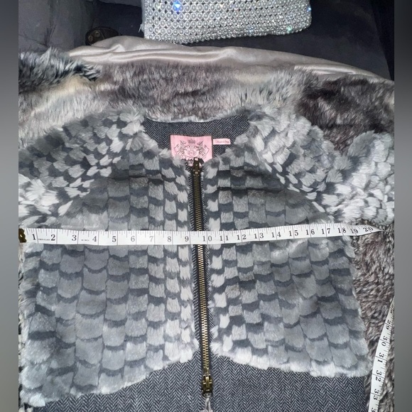 Juicy Couture Herringbone Faux Fur Jacket, size Small 👑 - Picture 13 of 17